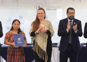 Ministerio de Educación impulsa nivelación de estudiantes con bajo rendimiento en primaria