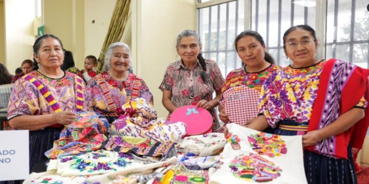 Ministerio de Economía impulsa empoderamiento de mujeres empresarias. / Foto: Mineco.