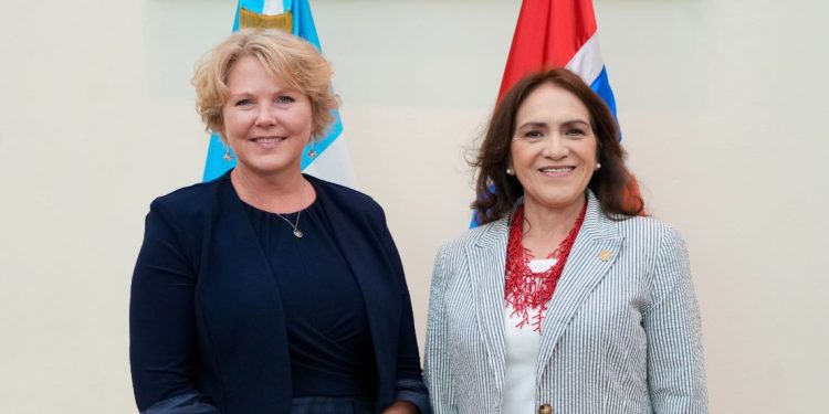 Ministra de Cooperación Internacional de Noruega visita Guatemala