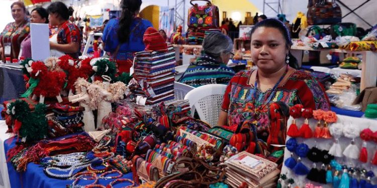 Mineco facilita créditos a mujeres. / Foto: DCA.