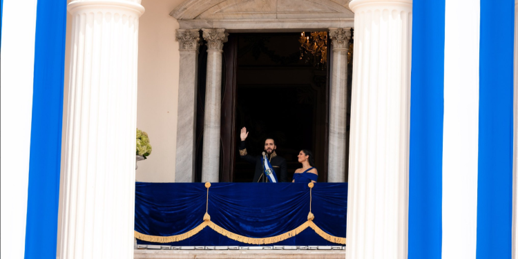 El presidente Nayib Bukele asumió un segundo mandato en El Salvador.