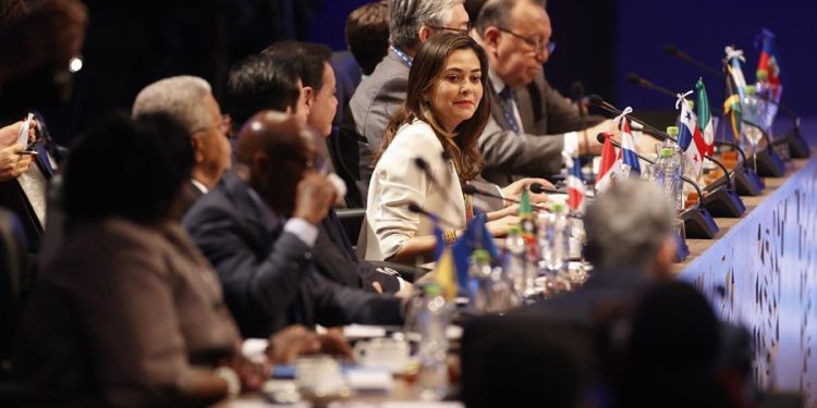 La Asamblea General de la OEA condena el intento de golpe de Estado en Bolivia.