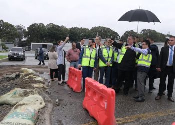 El presidente Bernardo Arévalo supervisa avances en el Aeropuerto Internacional La Aurora.