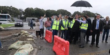 El presidente Bernardo Arévalo supervisa avances en el Aeropuerto Internacional La Aurora.