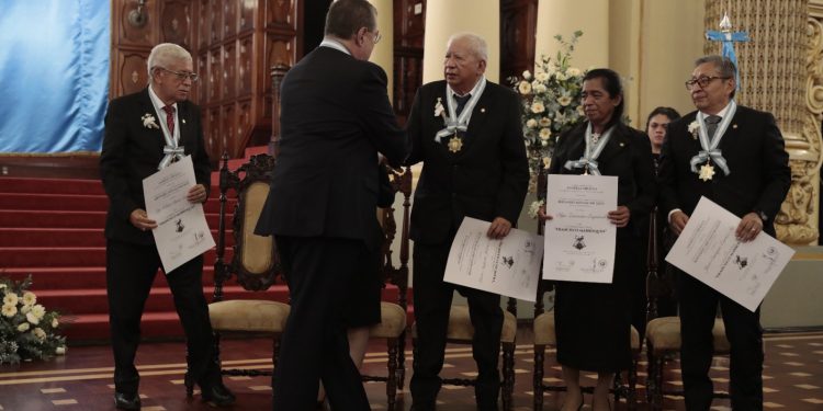 Presidente Arévalo: “Este es un reconocimiento de las comunidades a las que han servido”