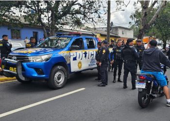 Pronta reacción policial permite captura de dos presuntos sicarios en zona 5 capitalina