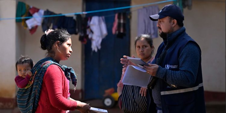 Registro Social de Hogares en una aldea de Patzité, Quiché. / Foto: Álvaro Interiano.