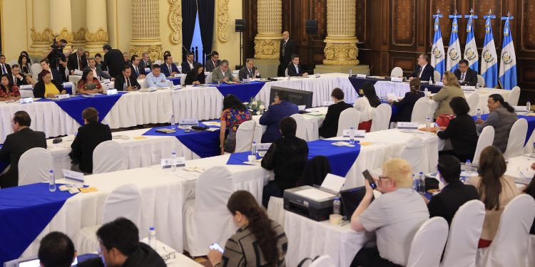 Reunión del Conadur en Palacio Nacional de la Cultura. / Foto; Gilber García.