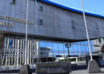 Superintendencia de Bancos autorizó cierre de bancos el 28 de junio y el 1 de julio. / Foto: Archivo.
