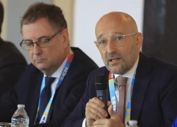 El representante de la UE ante el SICA, François Roudié, durante el XVII Consejo de Ministros de Energía del SICA este jueves, en Tegucigalpa, Honduras.