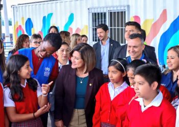 Vicepresidenta Karin Herrera visita Capmir en Centra Sur.