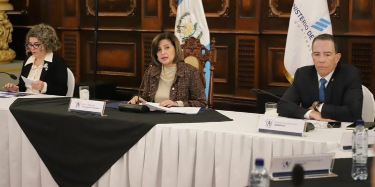 Vicepresidenta promueve iniciativas dirigidas al desarrollo económico