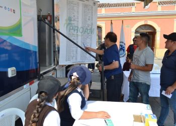 Farmacia Móvil del Programa de Accesibilidad de Medicamentos (Proam) brinda medicamentos a precios accesibles. /Foto: MSPAS.