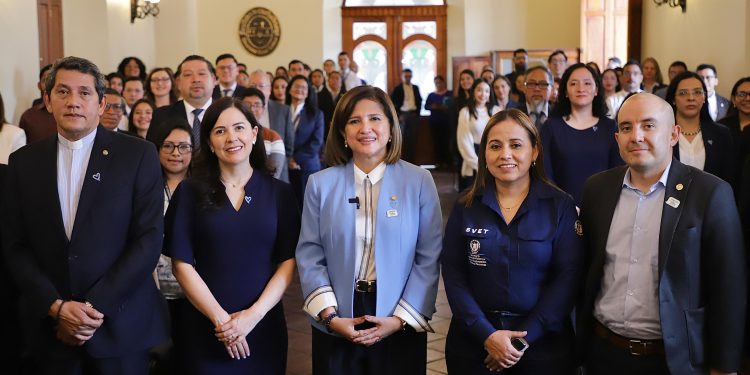 Vicepresidenta en Quetzaltenango presente en la campaña Corazón Azul. /Foto: Vicepresidencia de Guatemala.