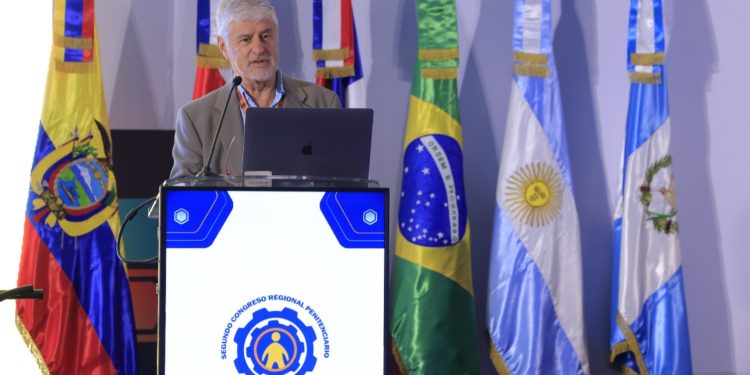 En Ecuador, la cárcel es una institución pública al margen de la ley