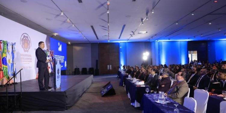 Sergio Vela detalló los desafíos del Sistema Penitenciario en congreso regional