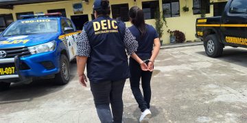 Investigadores de la DEIC capturaron a Emili de 29 años en la zona 1 de Chimaltenango. /Foto: PNC.