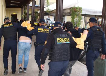 Presuntos sicarios capturados en Zaragoza, Chimaltenango. / Foto: PNC.