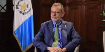 El ministro Félix Alvarado busca fortalecer la institucionalidad del CIV. /Foto: Gilber García.