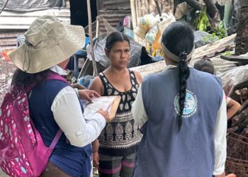 Personal de salud acerca servicios a la población ante temporada de lluvias. /Foto: MSPAS.