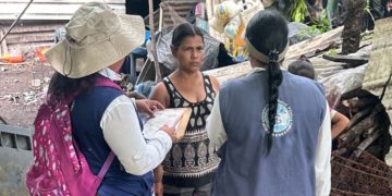 Personal de salud acerca servicios a la población ante temporada de lluvias. /Foto: MSPAS.