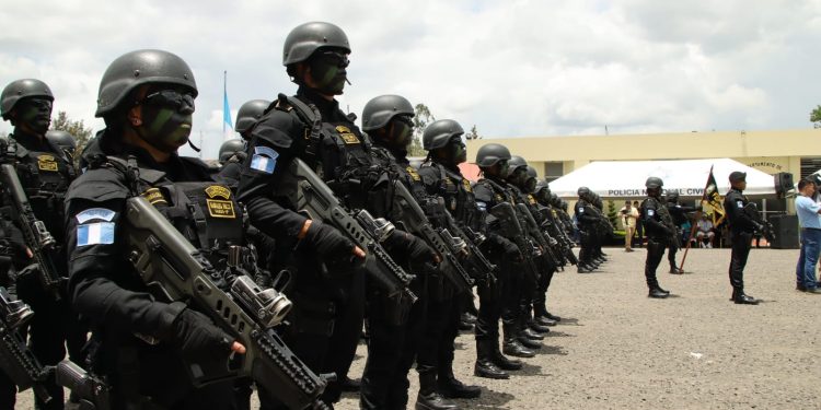 Más de 60 agentes se suman a las Fuerzas Especiales de la Policía. / Foto: PNC.