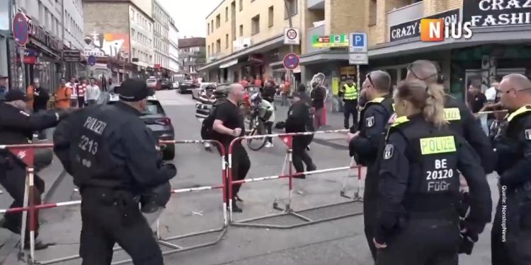 Hombre repelido en Hamburgo, Alemania. / Foto: Nius.
