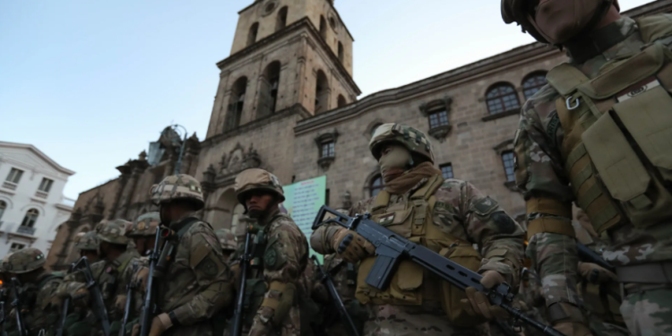 Denuncian golpe de Estado militar en marcha en Bolivia. / Foto: EFE.
