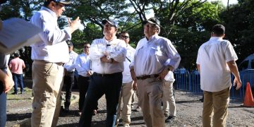 Presidente y ministro de Gobernación recorren centro carcelario "El Infiernito". / Foto: Mingob.