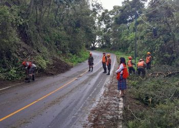 Chimaltenango: Respuesta a derrumbes en ruta de Parramos a San Pedro Yepocapa