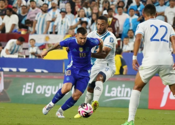 Messi anotó un doblete ante Guatemala.