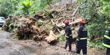 Personal de instituciones del Sistema Conred en apresto ante emergencias por lluvias.