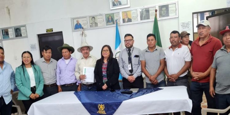 Chimaltenango: Convenios permitirán ejecutar proyectos de desarrollo