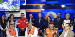 El presidente Bernardo Arévalo anunció el plan y los recursos que se pondrán a disposición para atender las posibles emergencias por las lluvias. Foto: Gilber García