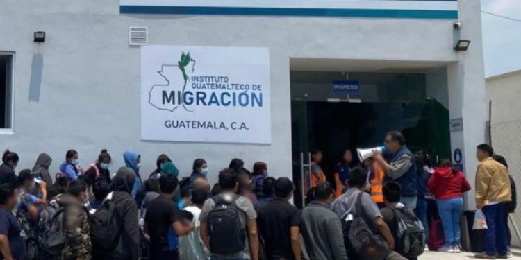 Retornos desde EE. UU. y México aumenta a más de 7 mil en mayo