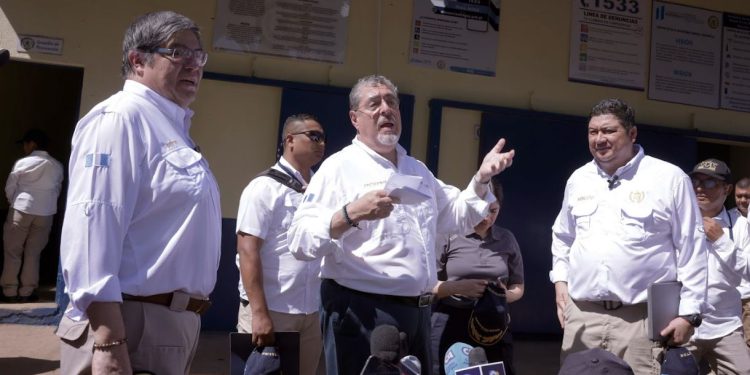 Presidente Arévalo: “¿Cuánta corrupción se necesita para convertir cárceles en residenciales?”