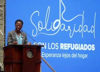Besem Obenson instó a continuar con la solidaridad hacia los refugiados. / Foto: Noé Pérez.