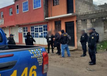 Ejecutan 25 allanamientos en Quetzaltenango bajo el operativo “Colmillo Blanco”