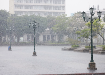 La alerta naranja del MSPAS responde al incremento de lluvias y los riesgos de ello. / Foto: Álvaro Interiano y Dickéns Zamora.