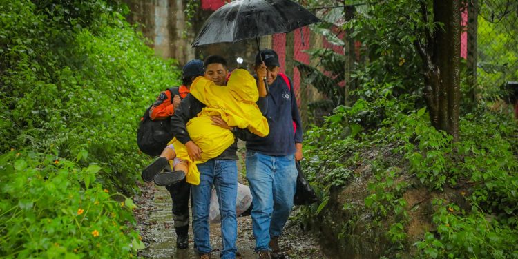 Lluvias también afectan al país vecino de El Salvador. / Foto: Protección Civil de El Salvador.