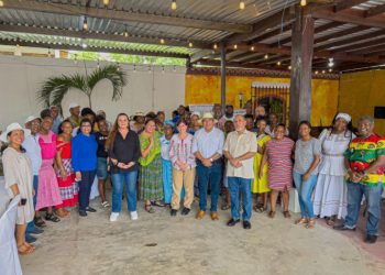 Establecen mesa técnica de Educación Bilingüe Intercultural Garífuna