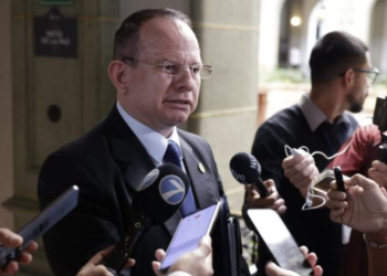 El Ministro de Desarrollo Social explicó detalles sobre el pago de bonos para aliviar el costo de vida.