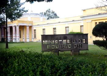 Mineduc suspende clases presenciales ante los riesgos por las lluvias. / Foto: DCA.