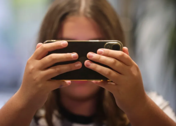 Nueva York busca regular el algoritmo de redes sociales para menores de edad. / Foto: EFE.