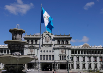 Gobierno de Guatemala dialogará con sectores que se oponen al seguro obligatorio para terceros. / Foto: Gilber García.
