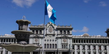 Gobierno de Guatemala dialogará con sectores que se oponen al seguro obligatorio para terceros. / Foto: Gilber García.