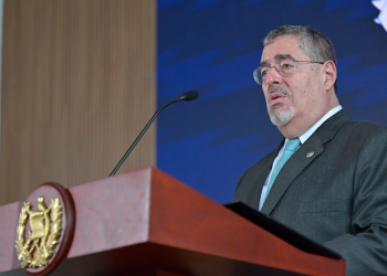 Presidente Arévalo anuncia cómo se trabajará para recuperar el Aeropuerto Internacional La Aurora. / Foto: Álvaro Interiano.