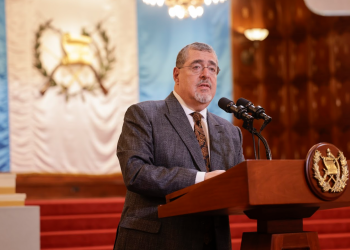 Presidente Arévalo en la presentación de la estrategia de IED. / Foto: Dickéns Zamora.