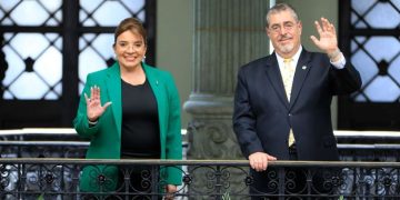 Presidenta de Honduras destaca acuerdos alcanzados, durante reunión con presidente Arévalo