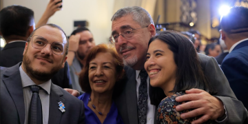 El presidente Arévalo respondió nuevamente las consultas de la ciudadanía en redes sociales. / Foto: Archivo, Gilber García.